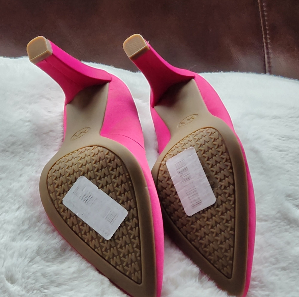 Micheal Kors Satin Size 8 Fuisha Heels